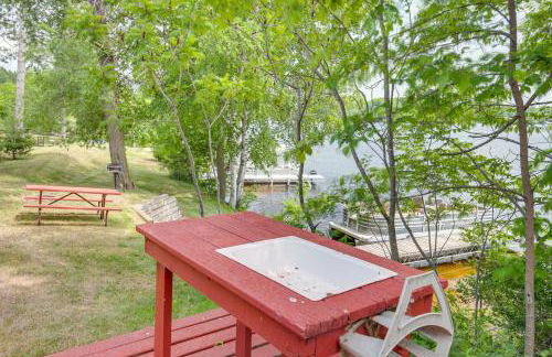 Pet-Friendly Wisconsin Cabin on Lake with Fire Pit! - Foto 24
