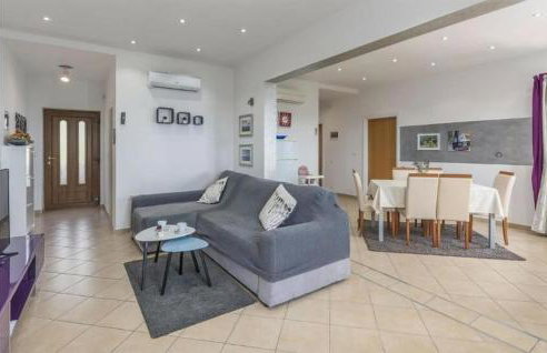 Amazing Home In Koromacno-Brovinje - Foto 7