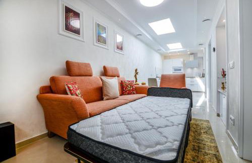 Stylisch und Schick, neue Wohnung, U-Bahn 2 Minuten - Photo 4