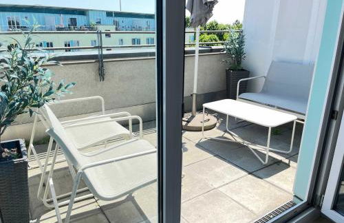 COOLEST Apartment in Berlin, easy Check-in, near BER Airport - Quiet&Cozy Penthouse - Foto 11