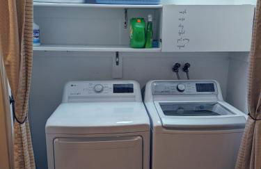 Beautiful Large Residential Home - Photo 30