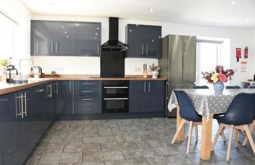 Maen Llwyd - Photo 4