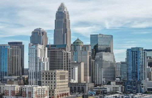 Luxe Townhome Rooftop Hot Tub Parking - Photo 20