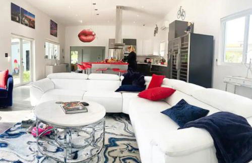 Modern Northwest Vacation Rentals in Miami - Photo 14