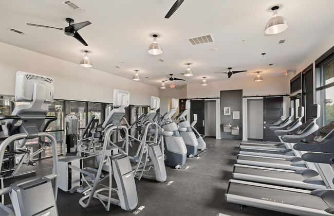 Texas State Sanctuary With Massive Pool Oasis - Foto 24