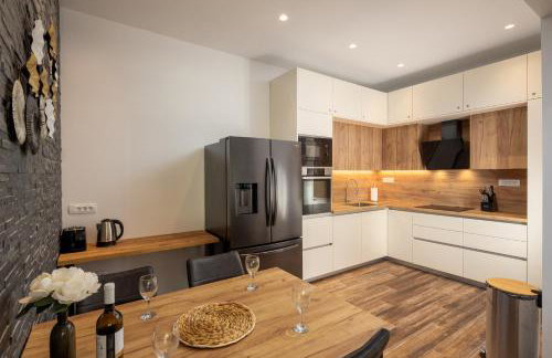 Villa Mala Smišna Poolside Paradise by the Sea - Photo 21