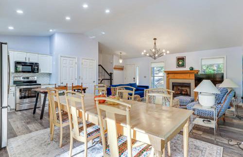 Forest-View Gem on Vaughn Creek Less Than 1 Mi to Dtwn! - Foto 9