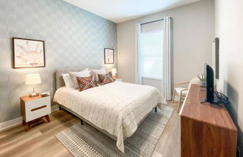 BRAND NEW 3 bedroom near DISNEY / Wi-Fi / Parking - Foto 49