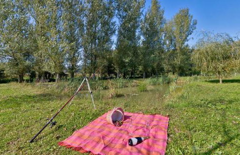 2 Bedroom Amazing Home In Lepoglava - Foto 48