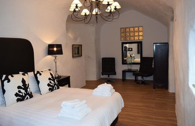 Cuevas Helena - Foto 4