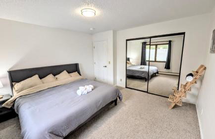 Spacious Downtown 2-bdrm Apartment - Photo 6