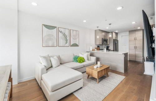 NEW! Central Ballard 3BR Townhome Fits 8 Free Parking AC Family Friendly - Foto 39