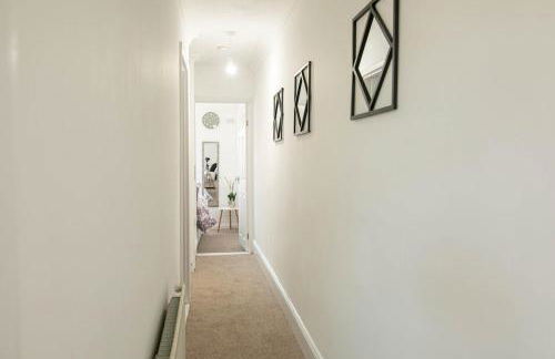 3 bed Modern Home, Vibrant & Stylish, Sleep upto 7 - Foto 11