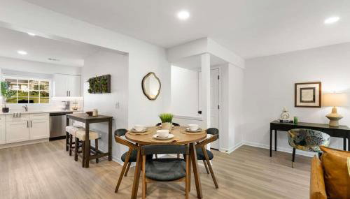 Stroll to Downtown Alpharetta AND Avalon Shops - Foto 4