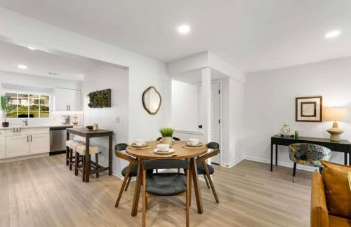 Stroll to Downtown Alpharetta AND Avalon Shops - Foto 4