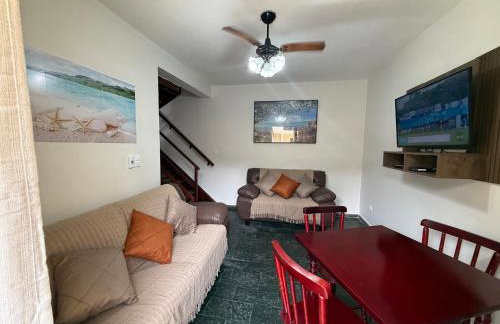 TRIPLEX piscina churrasqueira lava e seca Wi-Fi e 2 TVs em Condomínio com 90m2 no centro de Ubatuba - Foto 40