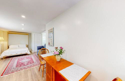 Shorebreeze Inn - Photo 27