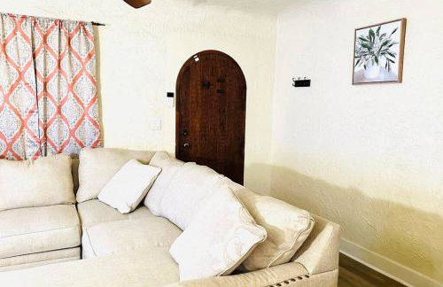 Beautiful Spanish-Styled Home - Photo 9