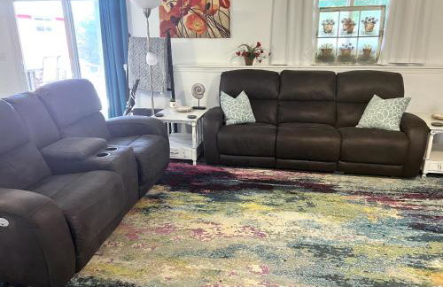 Private Lower Level Suite in Home-Sep Entrance! - Foto 12