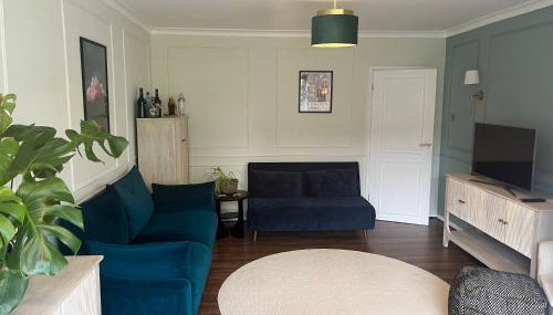 Modern Classic 2 bed apartment with Sofa Bed Sleeps 5 FREE PARKING by Graves Park Peak District - Foto 3
