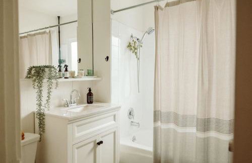 Walk to Beach - Beach Gear - Easy Parking - Foto 29