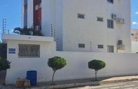 Apartamento amplo, perto de tudo - Foto 6