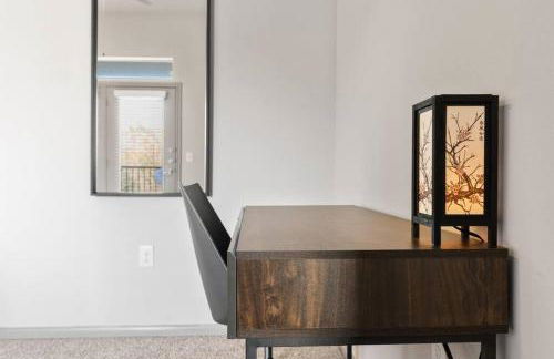 Modern Austin 2BR 2B Unit with Pool, Parking & WiFi - Photo 25