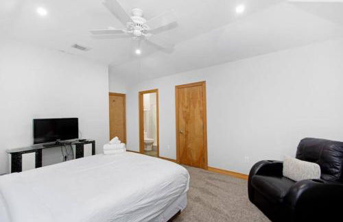 Bay Breeze Estate - Heated Pools, Private Pier & Walk to the Kemah Boardwalk - Foto 28