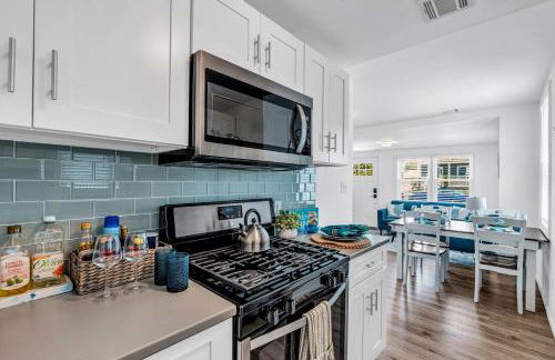 Highly Rated Beach House 35 Blocks to Beach & Main St 6 Badges, Patio, Grill - Foto 3