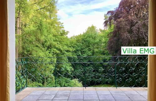 Luxus Ferienhaus Villa EMG Dortmund in Ennepetal, nah Düsseldorf, Köln mit Tennis Court, Garten, Kamin für Familien Gruppen bis 20 Personen - Foto 33