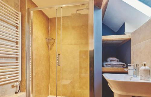 Luxury Spacious Country Home w/ Mountain Views - Photo 24