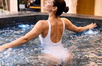 TauberChalet I Boutique-Ferienhaus mit Private Spa, Sauna & Whirlpool I Naturidyll und doch nur 10 Min zur Altstadt - Foto 5