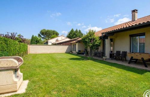 Maison paisible avec terrasse et jardin proche sites préhistoriques - Photo 23