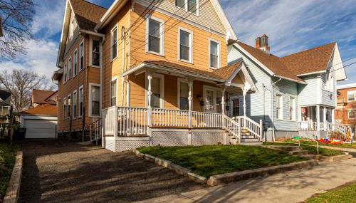 Charming 2BR Getaway with Modern Comforts - Foto 4