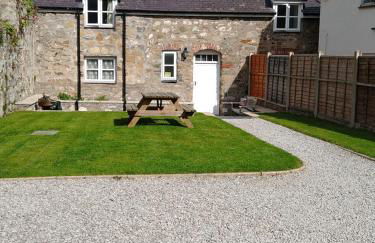 Castle Square Apartments Beaumaris - Photo 2