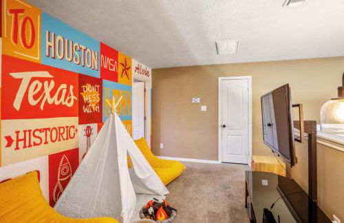 Tropical Escape Pool Jacuzzi Bar in Alvin TX - Photo 14