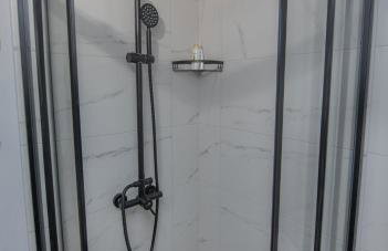 Cozy Loft with Private Terrace - Photo 9