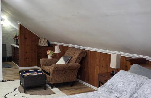 Charming 3 bedroom 2 bath home in Bloomfield with wishing well - Foto 65