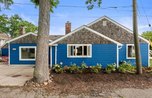 Cozy Pet-Friendly Condo l Pool l Dock l Walk to Parks - Foto 4