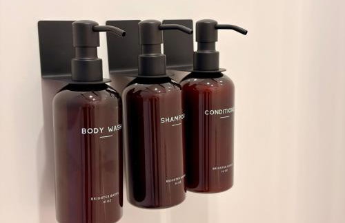 Historic Townhome by Mass Ave - Explore and Unwind - Foto 14