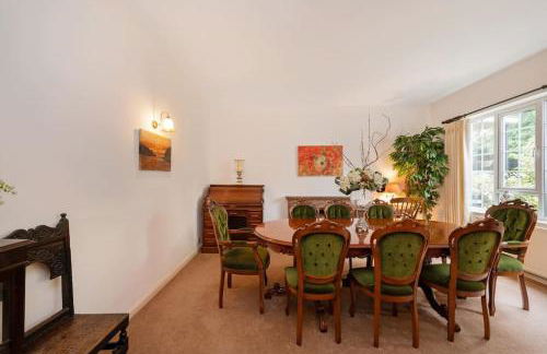 5 Bed Home with Private Parking - 25 Mins To Central London - Foto 4