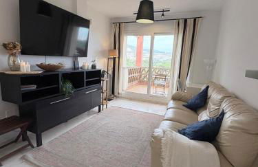 Hill View Benalmadena Appartment with fresh renovation - Foto 1