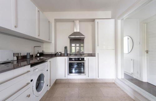 Modern 2BR Flat with 3 Beds Urban Getaway - Cherry - Foto 2