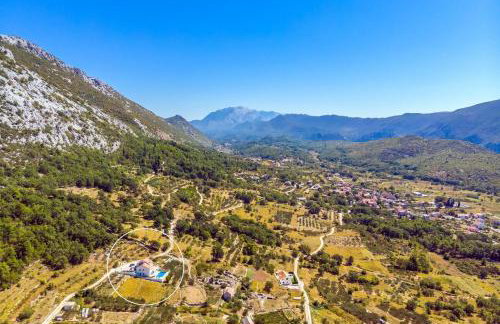 Villa Flora with a 53 sqm private pool with Cinema room with projector and 4 en-suite bedrooms - Foto 45