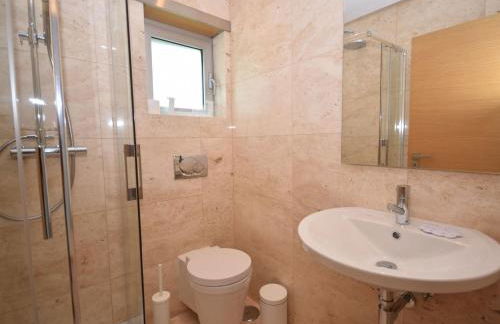 Holiday Home near São Martinho Beach - Photo 20