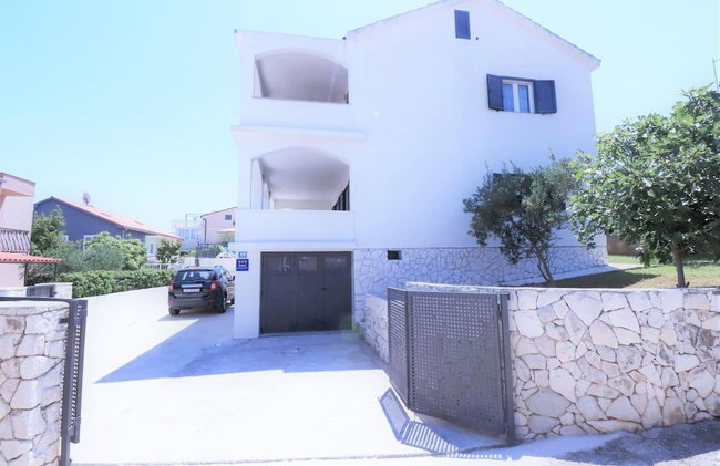 Villa Mendula Trogir - Luxury villa by the beach - heated pool - lush green garden - Photo 119