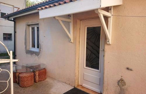 Appartement accueillant à Penne-d'Agenais - 32 m² - Terrasse - Foto 6