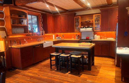 Luxury-Quintessential Montana Retreat! - Foto 29