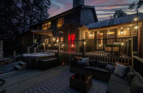 Monarch's Roost Luxe Cabin w Hot Tub and Sauna 10 Min to Helen - Foto 54