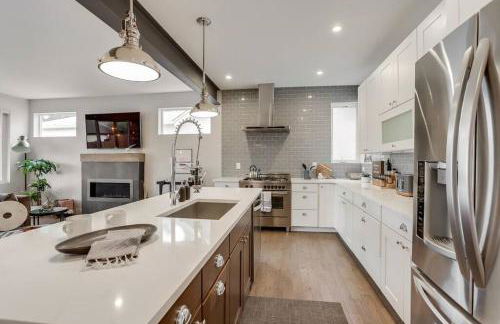 Zen Haus* Lavish Getaway w/ Gym, Sauna, Hot Tub - Foto 33